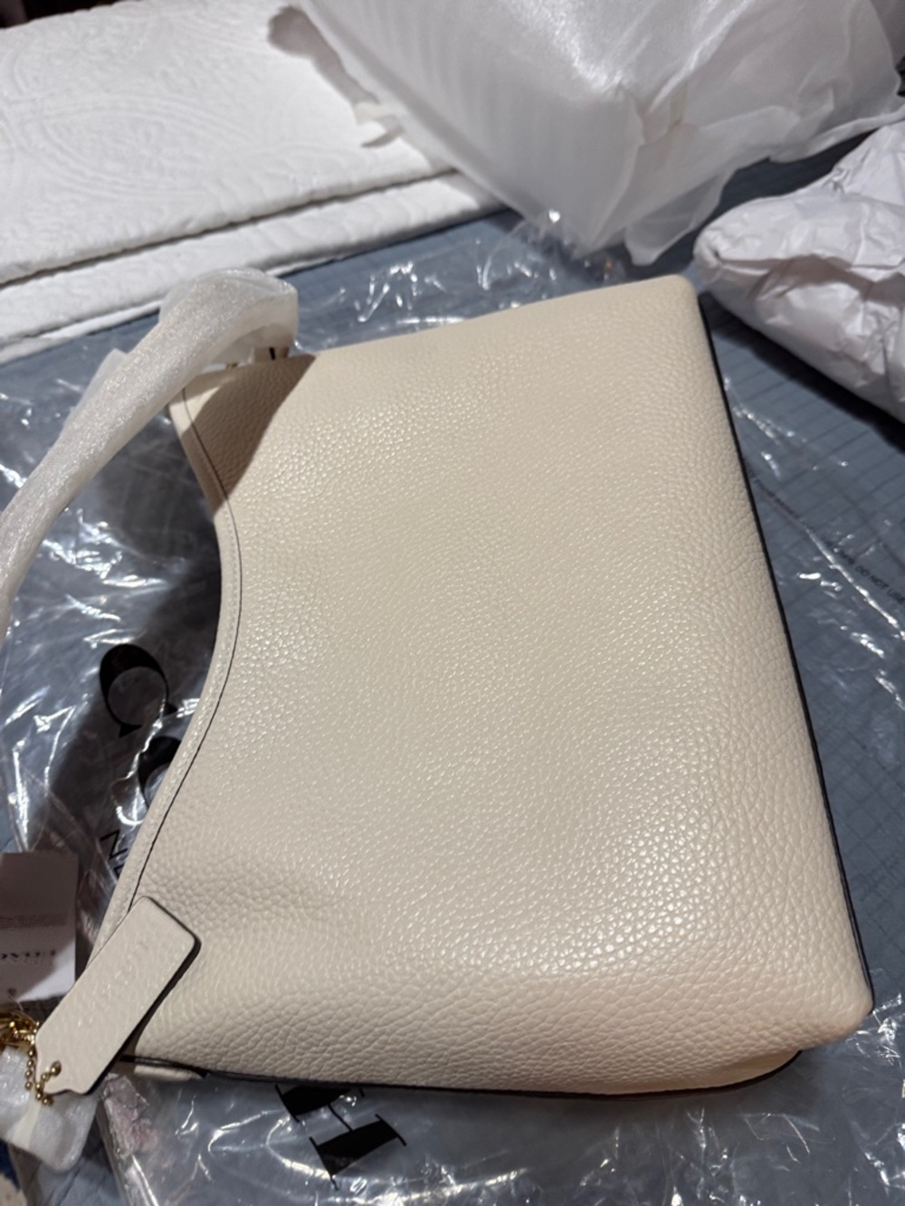 Coach Off-White Leather Shoulder Bag - Picture 4 of 7